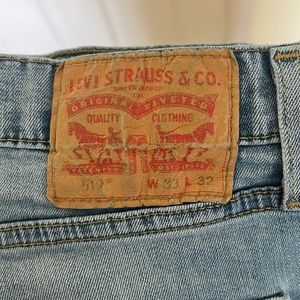 Men’s Levis Performance - 33x32